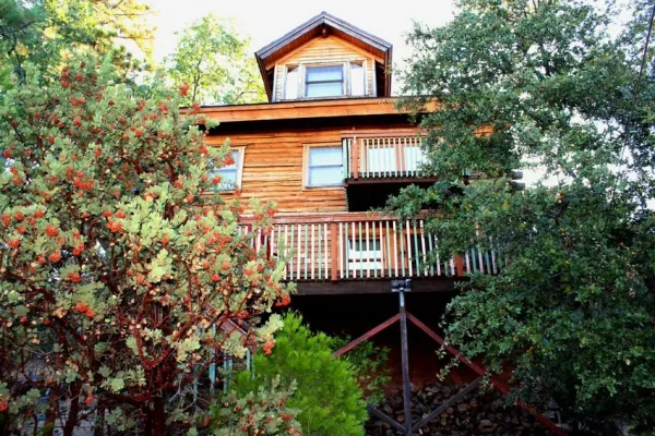 soft-rock-lodge-by-idyllwild-vacation-cabins-front-sr-850pix.jpg-ad183bdf-76ca-4a7b-9cb9-9eec029f2442